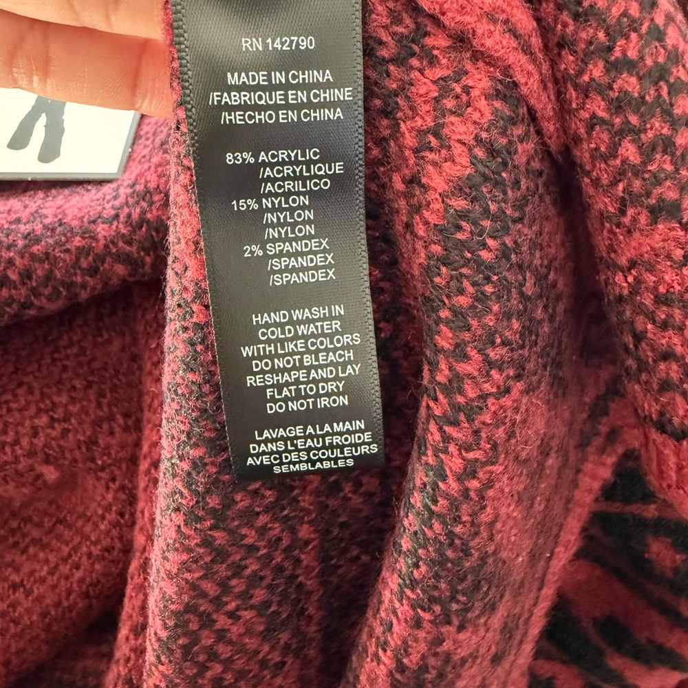 Chic Burgundy and Black Geometric Poncho - Picture 6 of 12
